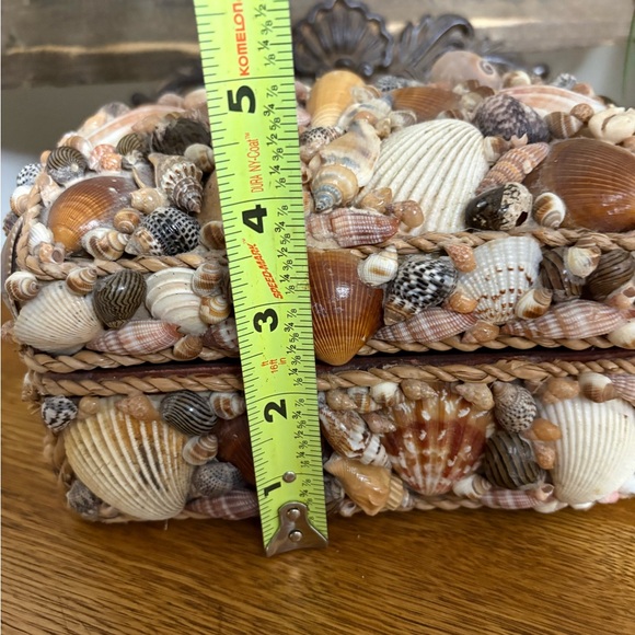 Vintage Shell Trinket Box - Picture 8 of 9